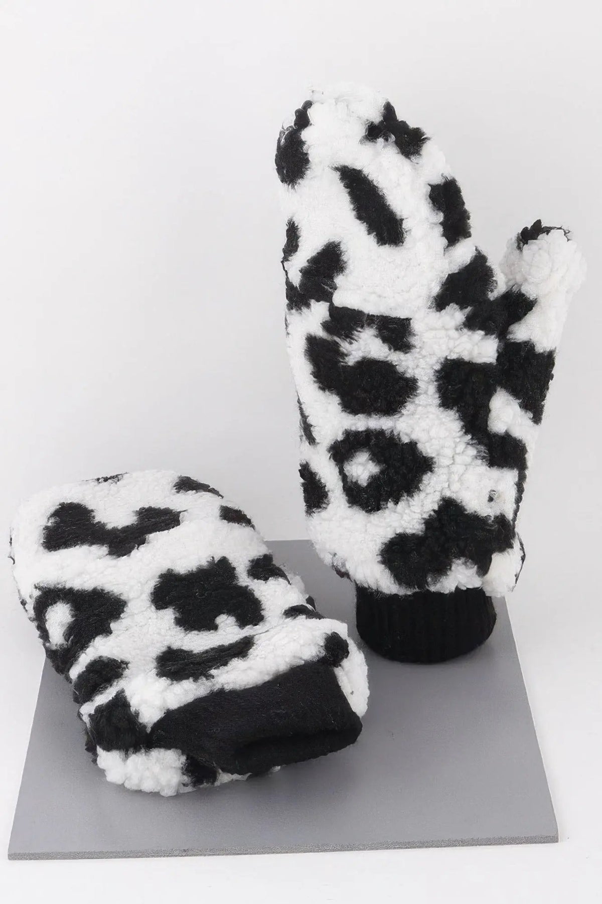 WOMEN'S GLOVES Eco-Friendly Prêt-à-Porter New Collection UPPER EAST SIDE BYMANYC ® New York by BYMANYC New York