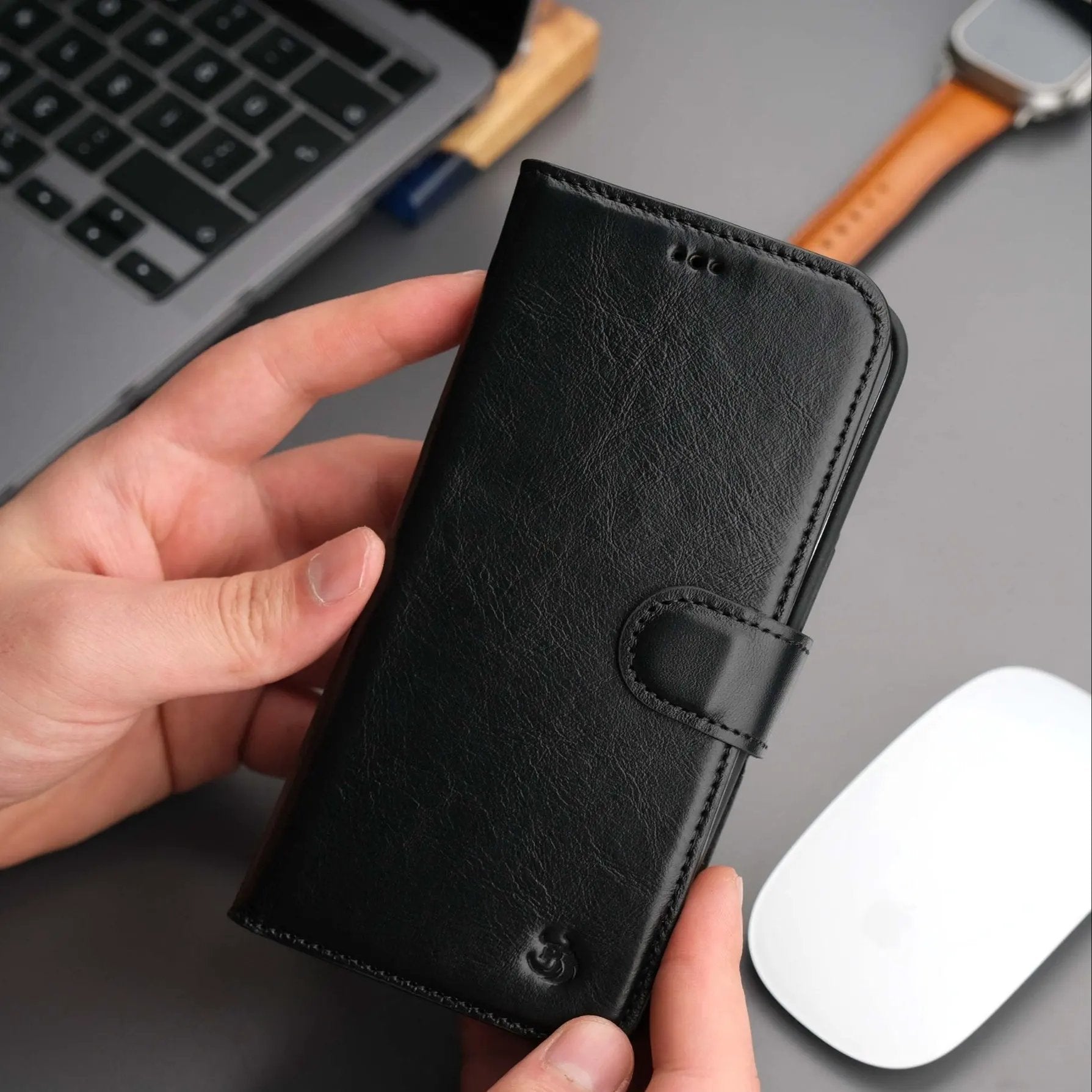 Casper Leather iPhone 14 Plus Wallet Case | MagSafe by TORONATA