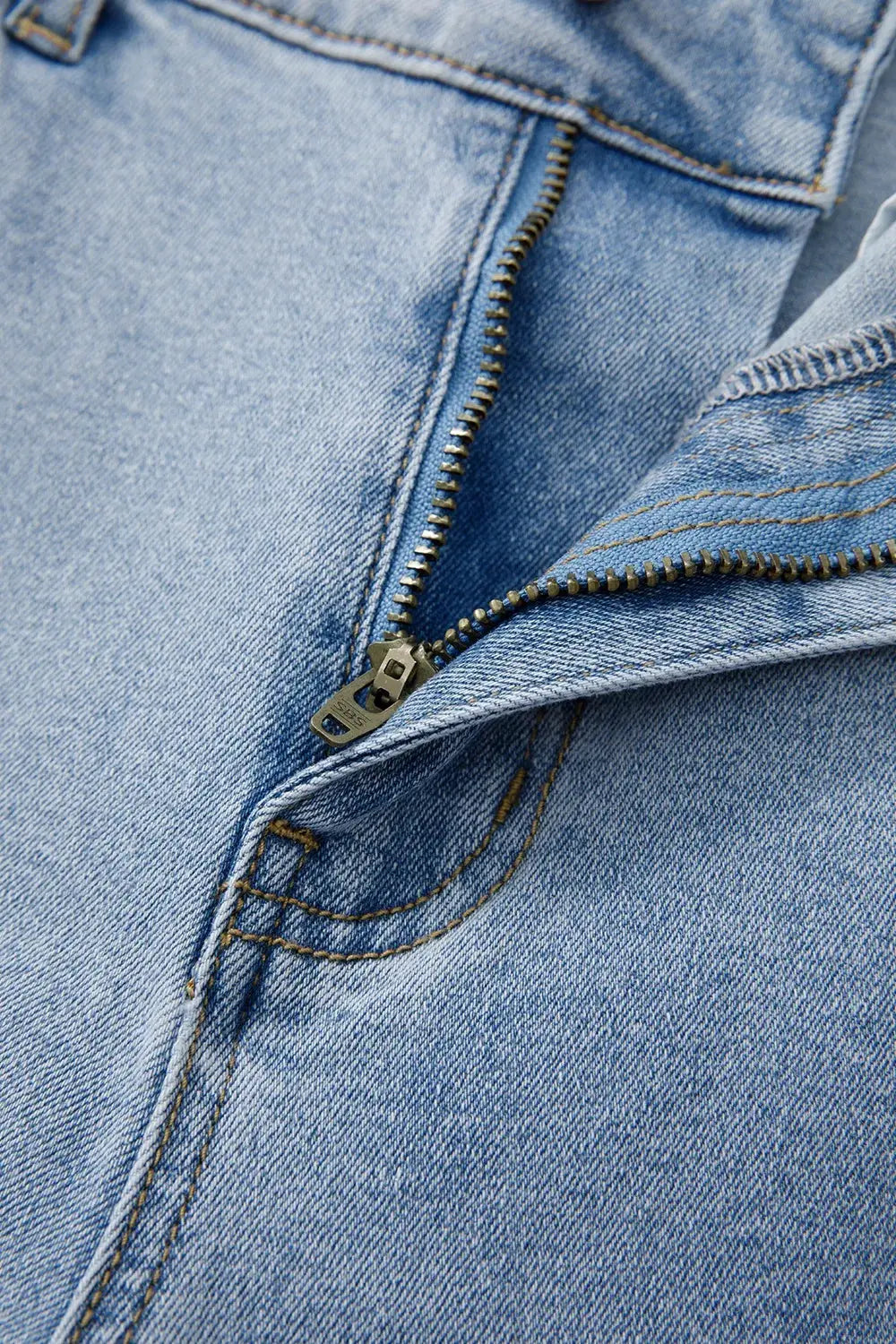 Bowknot Decor Cargo Jeans by Partner Label