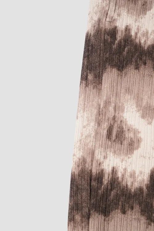 Cloud Pattern Knit Shorts by Hideout