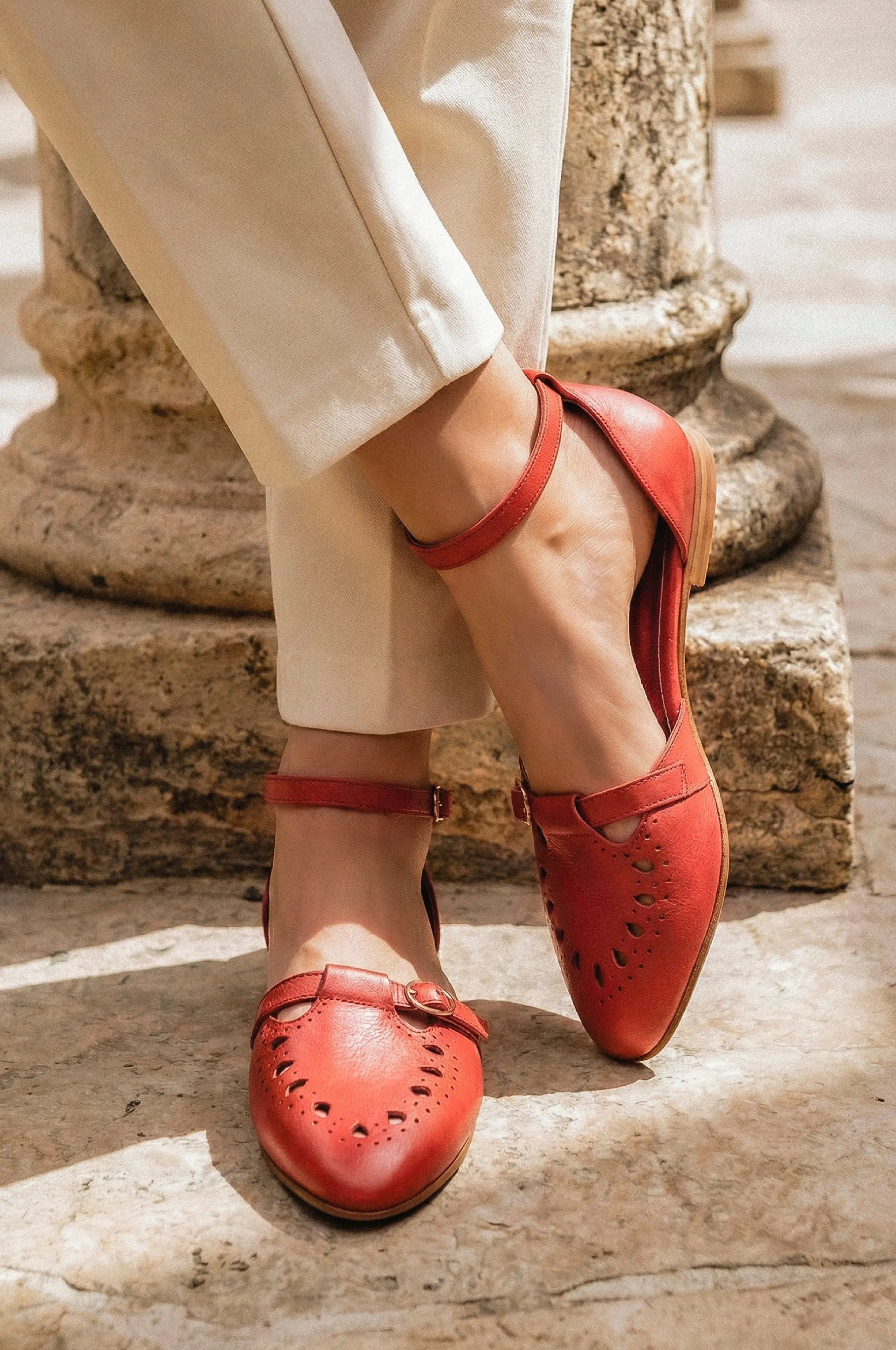 Lycette Pointed Toe Leather Flats (Sz. 9) by ELF