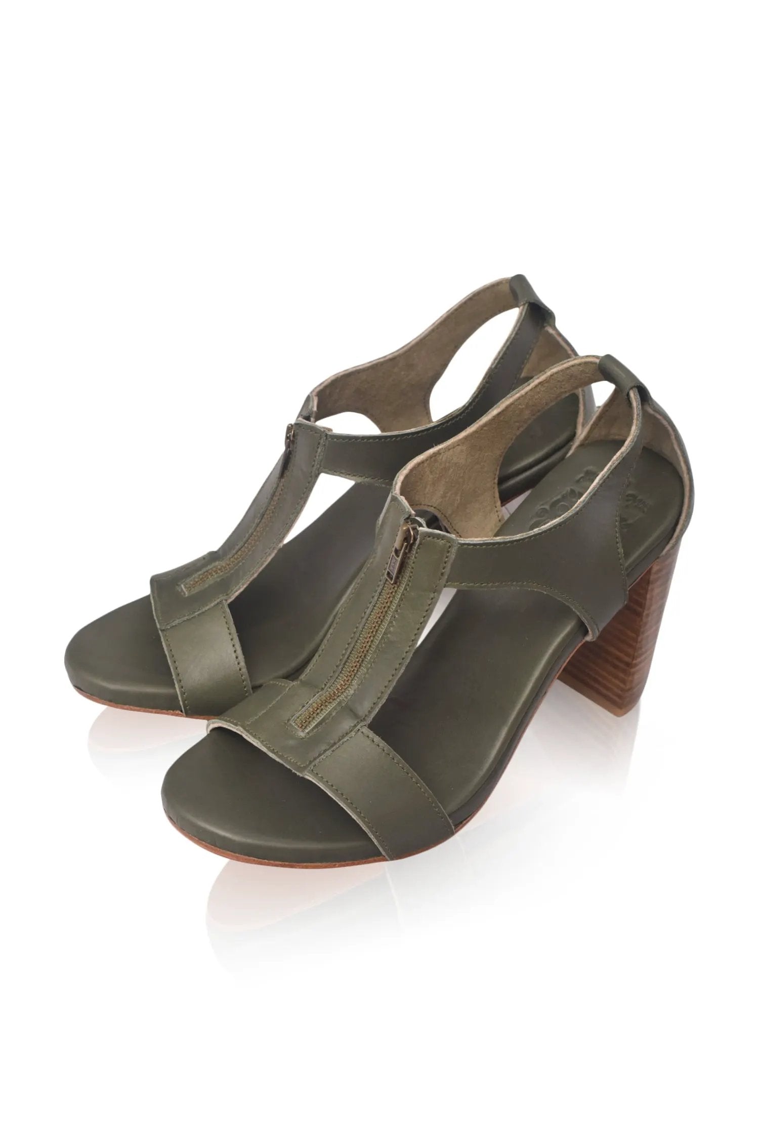 Makoa Block Heel Leather Sandals (Sz. 8.5) by ELF
