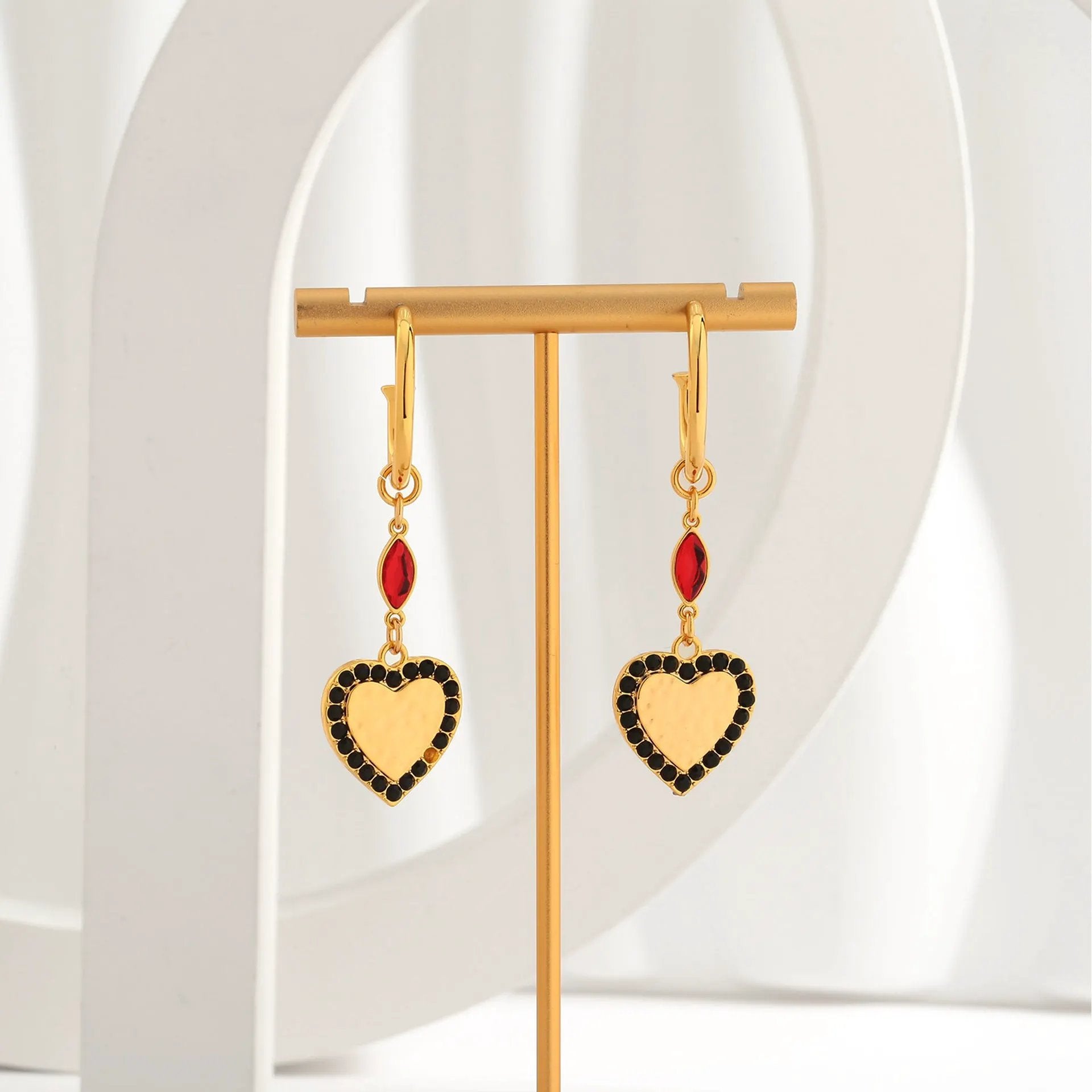 Retro black heart-shaped earrings, European and American minimalist red heart-shaped gold earrings, diamond studded high-end earrings by Dropsure