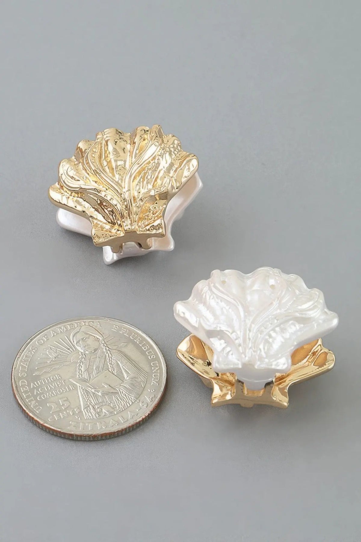 Women's Earrings Studs Clamshell BYMANYC ® New York HAMPTONS CLAMSHELL - New Collection by BYMANYC New York