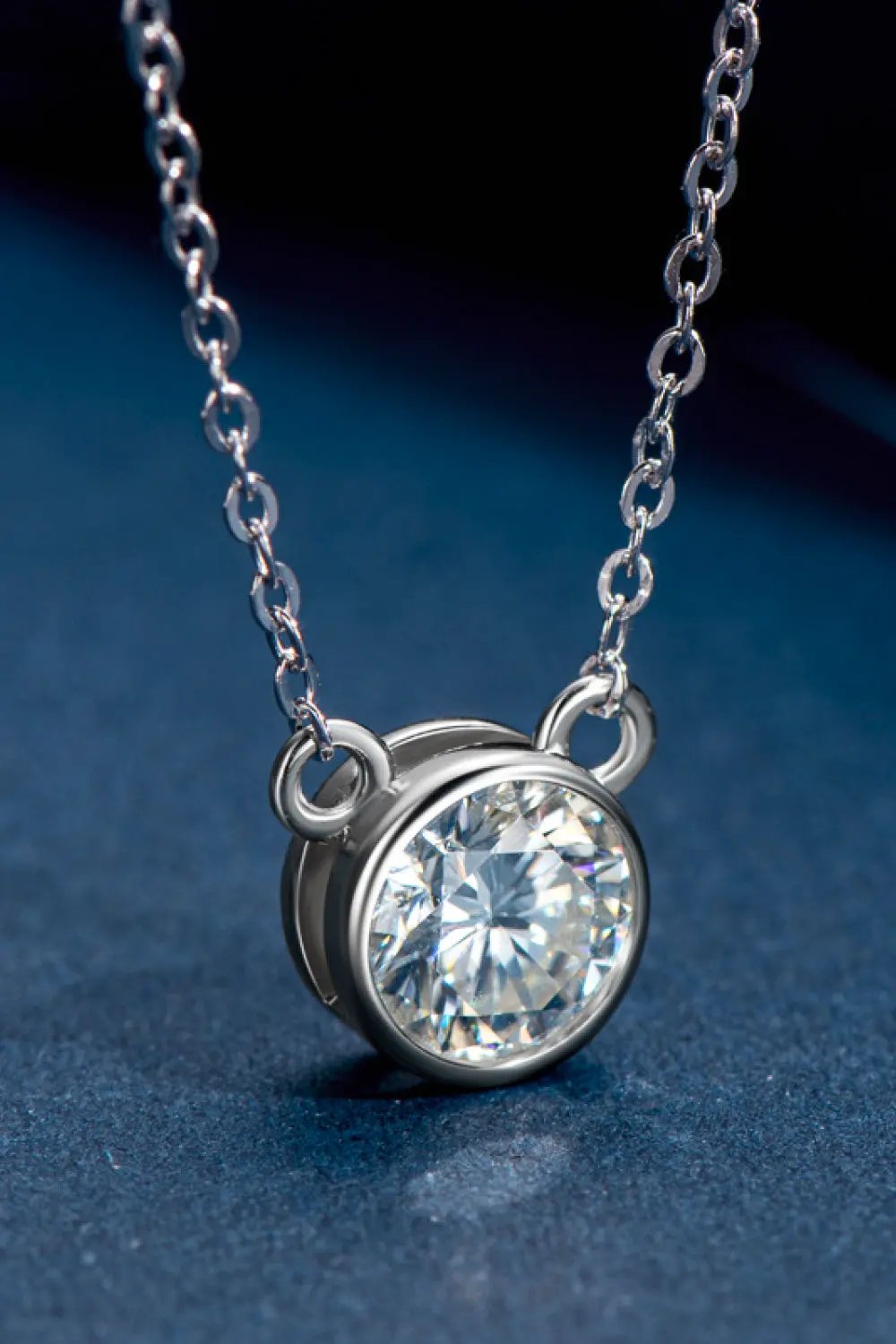 925 Sterling Silver 1 Carat Moissanite Round Pendant Necklace by Partner Label