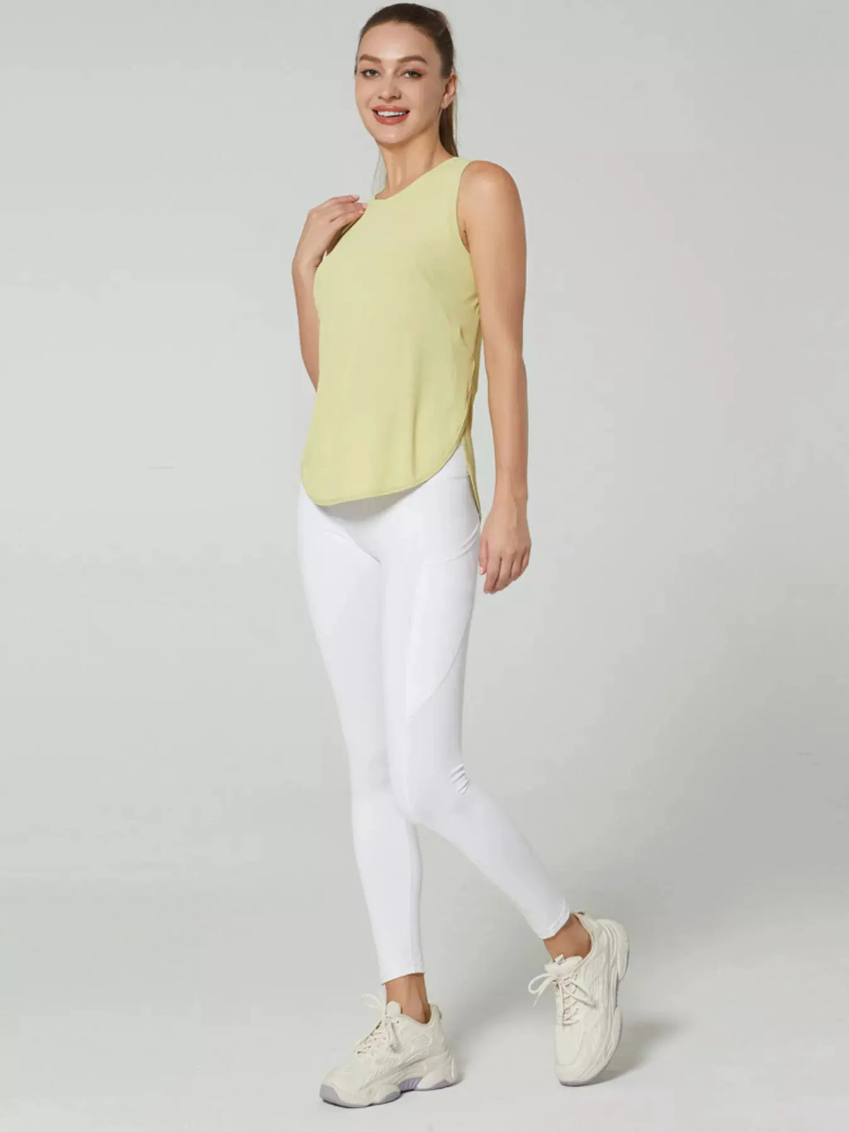 Lightweight Ribbed Active Tank by Trendsi