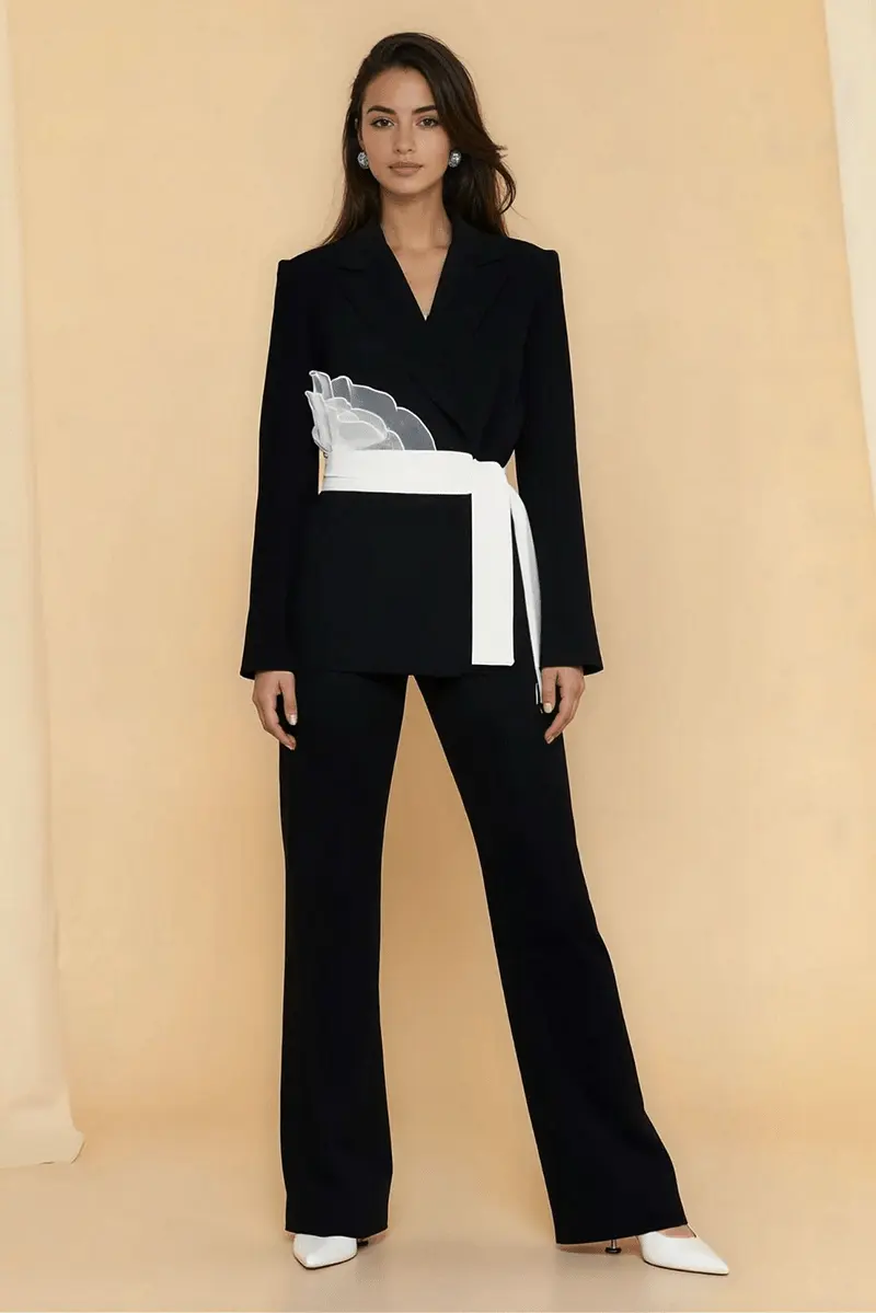 Roset Blazer with Belt by Akalia