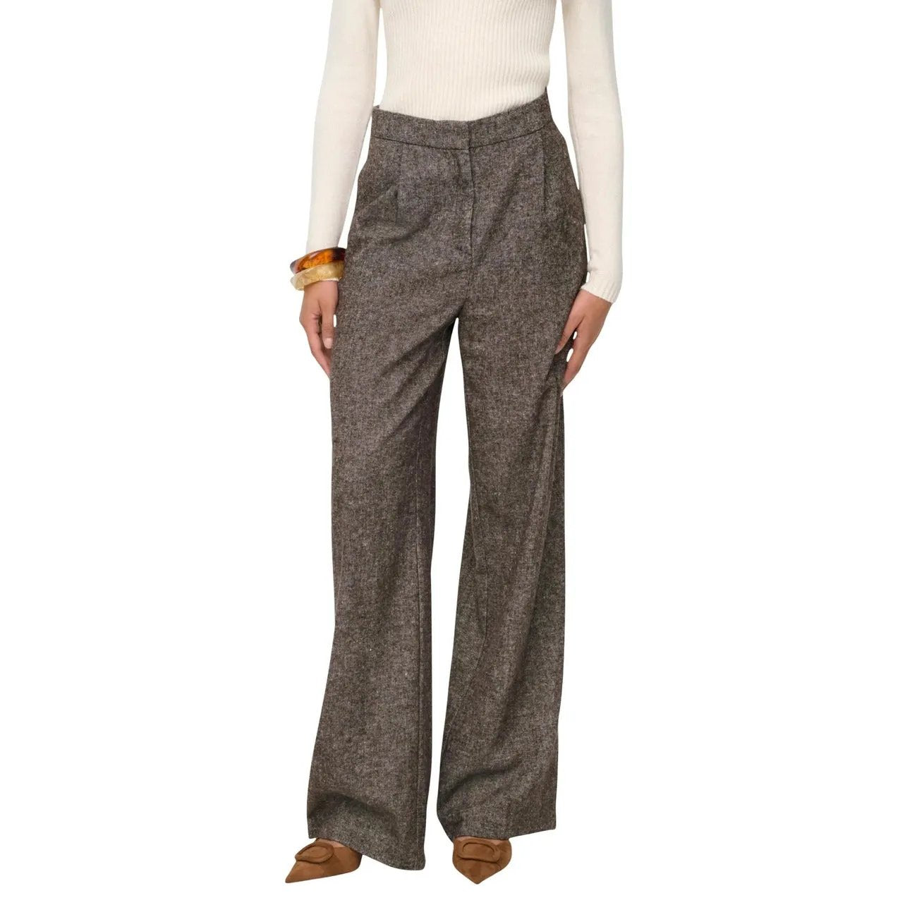 Only Women Brown Tailored Trousers With Stretch Comfort And Front Pockets by Only